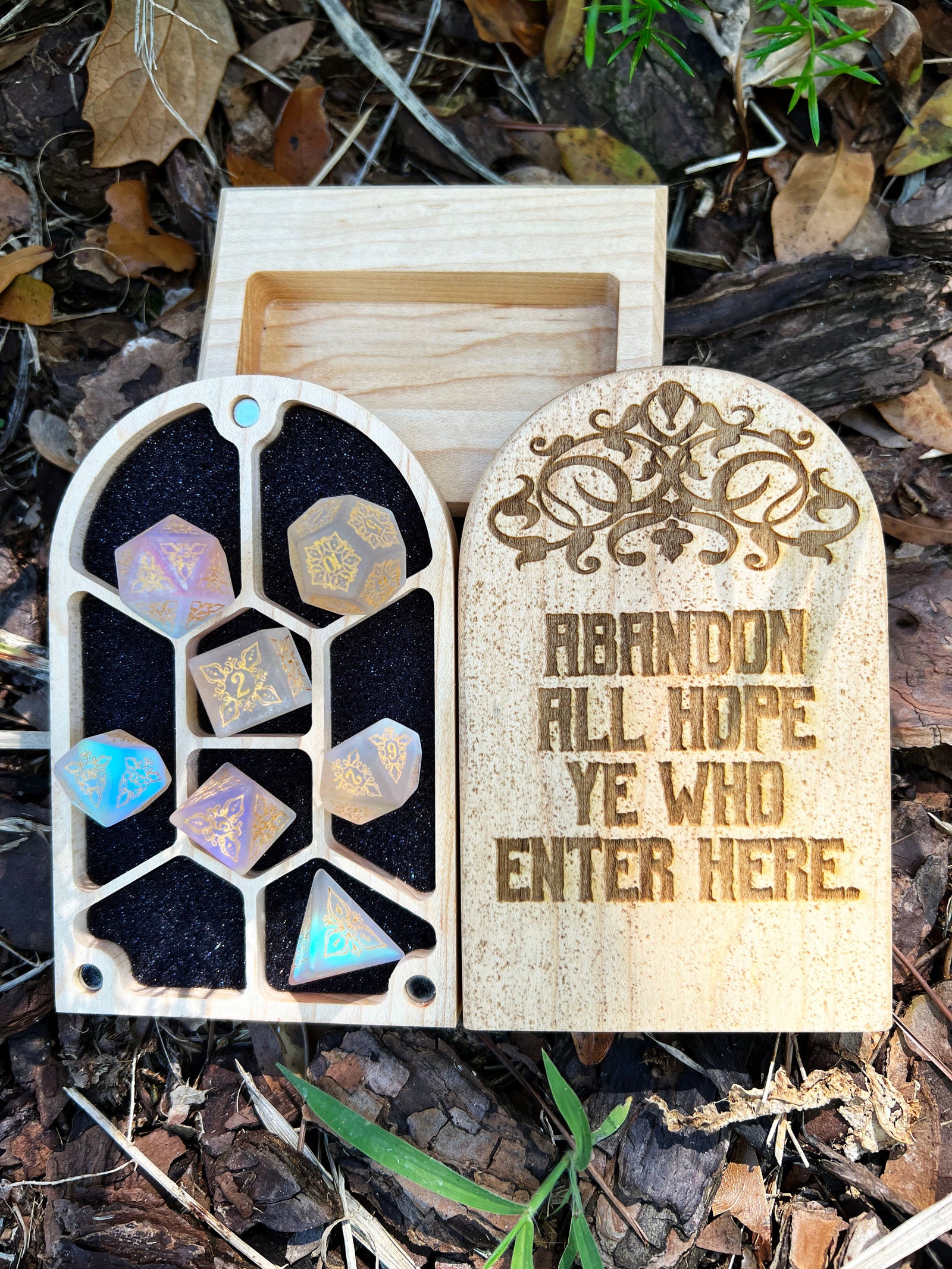 Headstone Dice Crypt - Abandon Hope